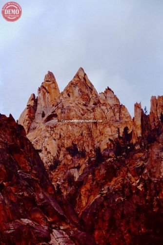 Sawtooth Pinnacles Warbonnet  Lake